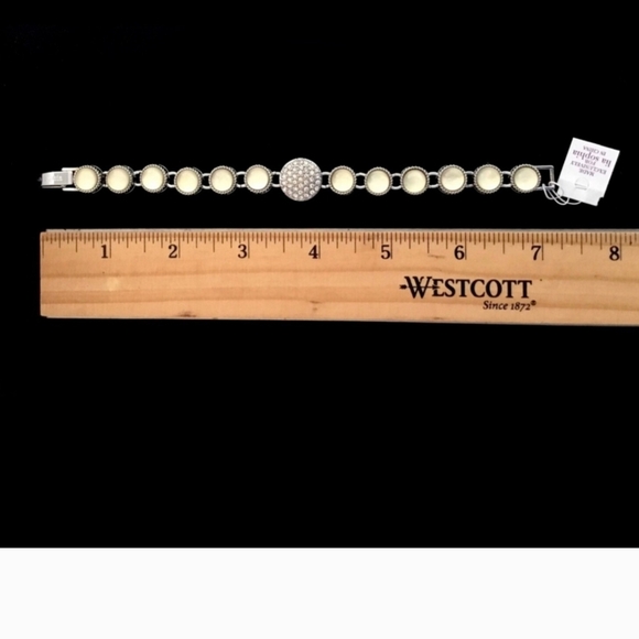 NWT Lia Sophia "Bay Breeze" Rhinestone & Mother of Pearl bracelet - Picture 8 of 8